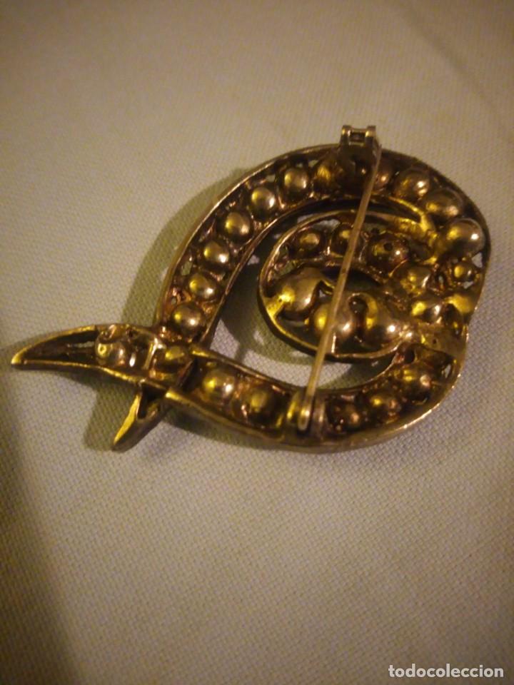 Joyeria: Antiguo broche de metal plateado con perlas. - Foto 4