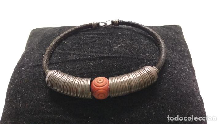 Joyeria: Pulsera diversos elementos. Metal, cord&oacute;n y piedra - Foto 2