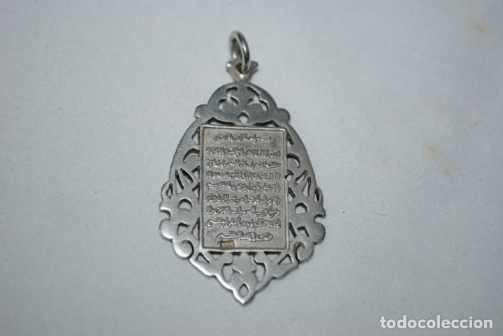 Joyeria: CHAPA CON LEYENDA DE ALERGIA EN ARABE - Foto 1