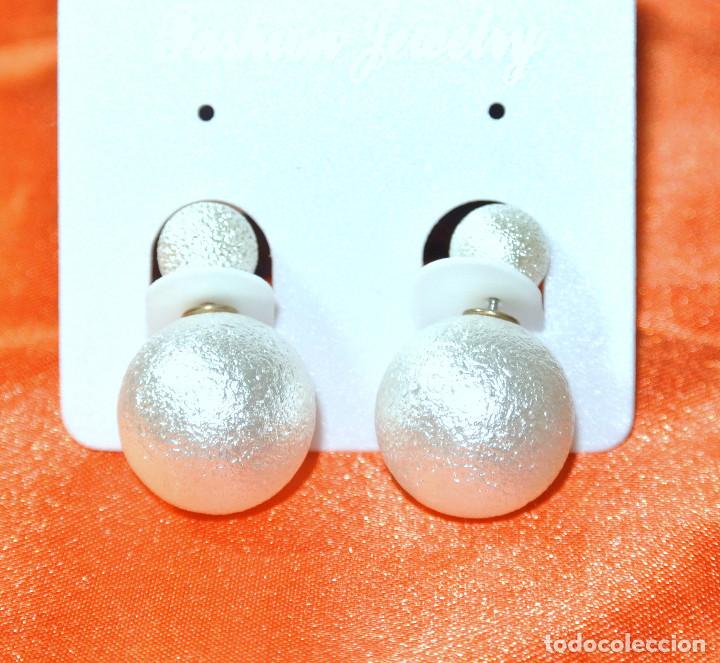 Joyeria: Pendientes doble bola blanco perlado, Nuevos - Foto 1