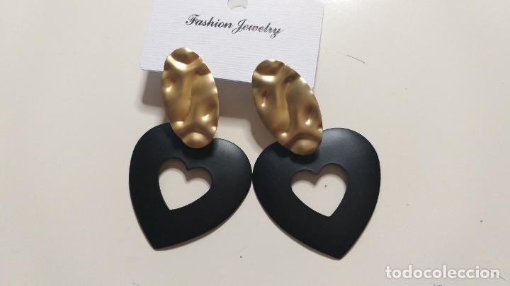 Joyeria: PENDIENTES ALARGADOS. CORAZON. DORADO Y NEGRO - Foto 5