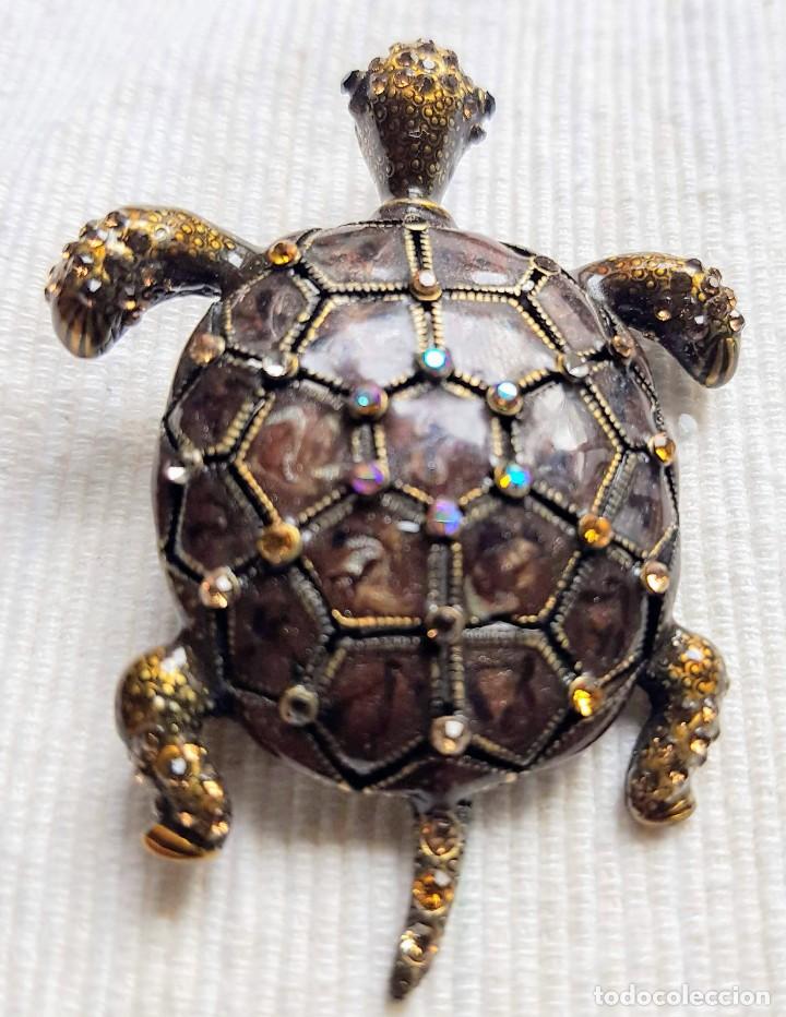 Joaillerie: BROCHE TORTUGA MET&Aacute;LICO CON PIEDRAS DE COLORES