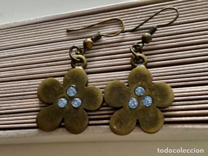 Joyeria: PENDIENTES DE FLOR. BA&Ntilde;O DE BRONCE Y CRISTAL AZUL - Foto 2