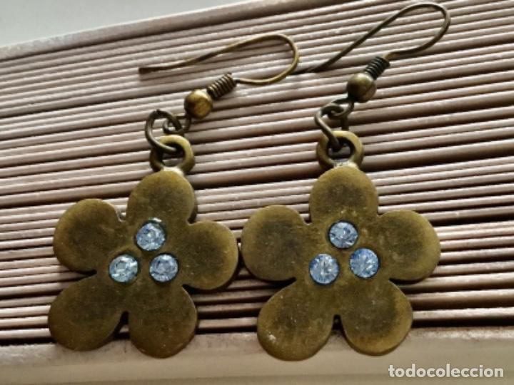 Joyeria: PENDIENTES DE FLOR. BA&Ntilde;O DE BRONCE Y CRISTAL AZUL - Foto 3