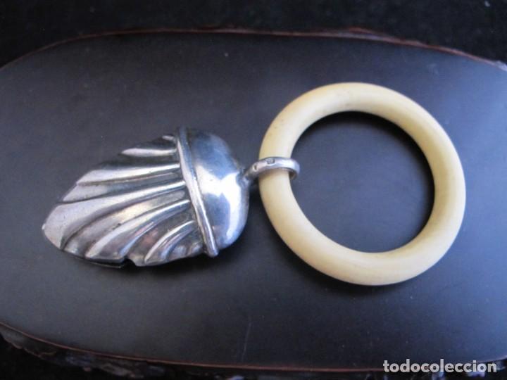 Joyeria: Antiguo sonajero de plata y hueso - Foto 2
