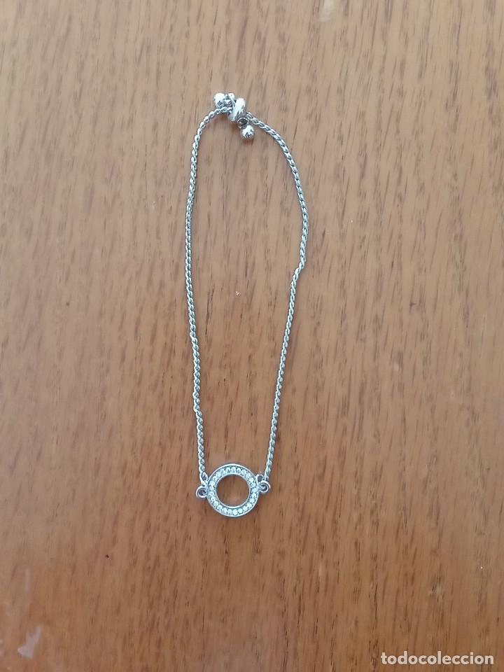 Joyeria: Design bracelet with matching beading.Pulsera con pedrer&iacute;a.