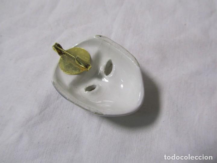 Joyeria: Broche en forma de careta de porcelana - Foto 5