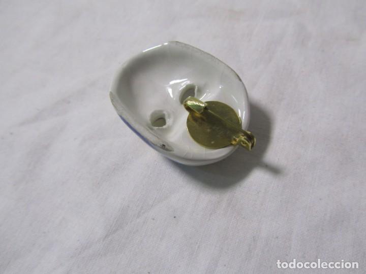 Joyeria: Broche en forma de careta de porcelana - Foto 6