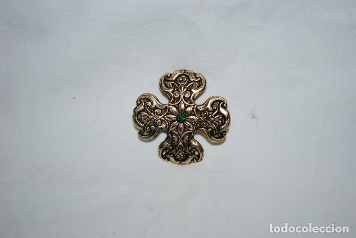 Joalharia: BROCHE DORADO DE FANTASIA