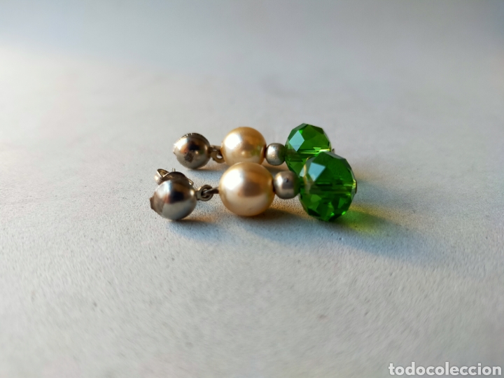Joyeria: PENDIENTES DE SIMIL PERLAS Y CRISTALES VERDES. - Foto 3