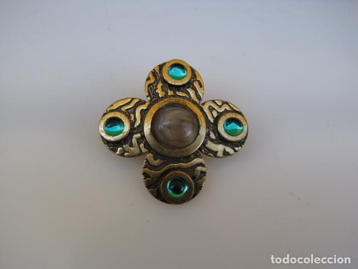 Joyeria: 19.- Broche esmeraldinas y &aacute;gata - Foto 3