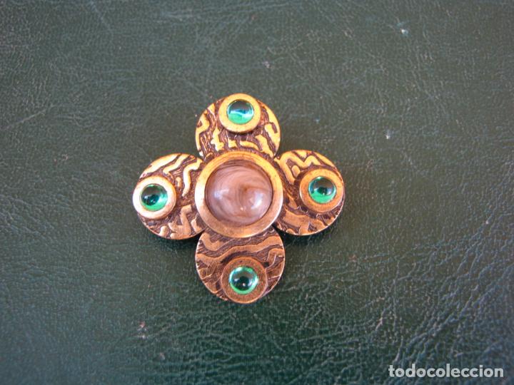 Joyeria: 19.- Broche esmeraldinas y &aacute;gata - Foto 1