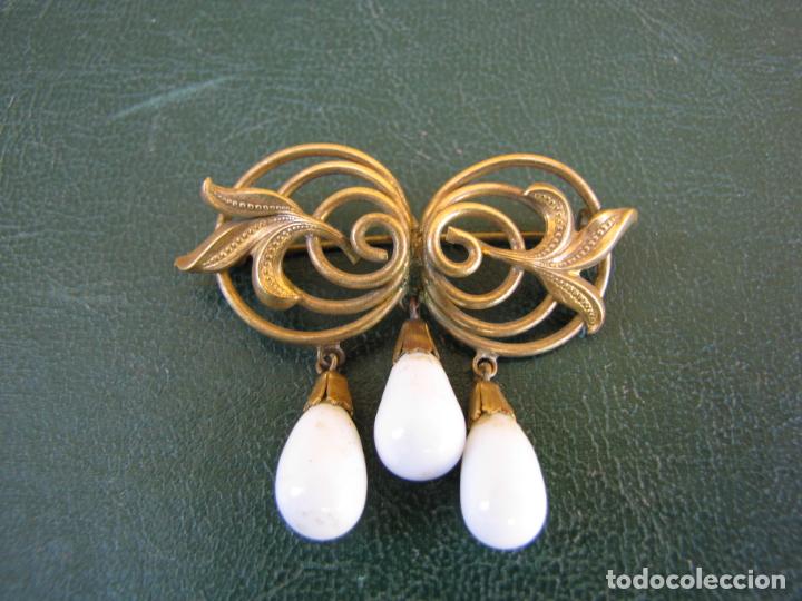 Joyeria: 19.- broche lat&oacute;n y perlas - Foto 1
