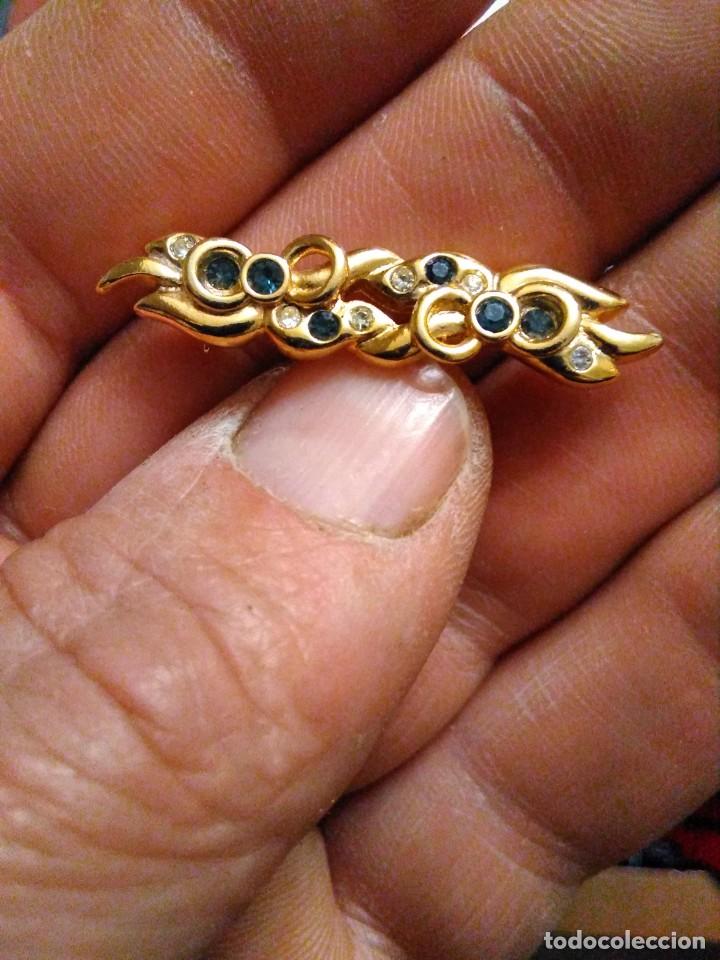 Schmuck: BROCHE INSIGNIA VINTAGE DORADO CON PIEDRECITAS