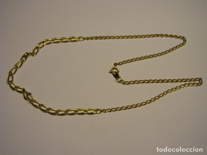 Joalharia: Collar cadena de bisuter&iacute;a, color dorado. A&ntilde;os 70.