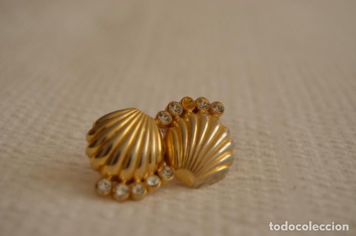 Joyeria: Pendientes dorados en forma de concha - Foto 4