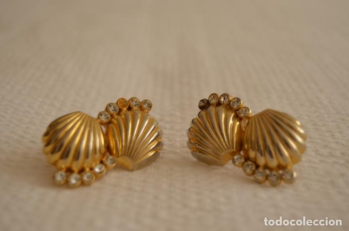 Joyeria: Pendientes dorados en forma de concha - Foto 2