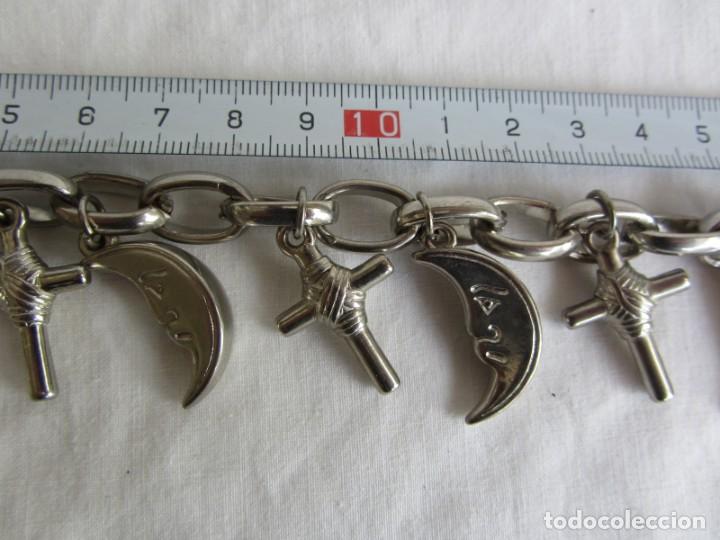 Joyeria: Pulsera de metal plateado con lunas y cruces - Foto 6