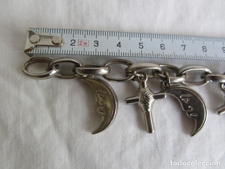 Joyeria: Pulsera de metal plateado con lunas y cruces - Foto 7