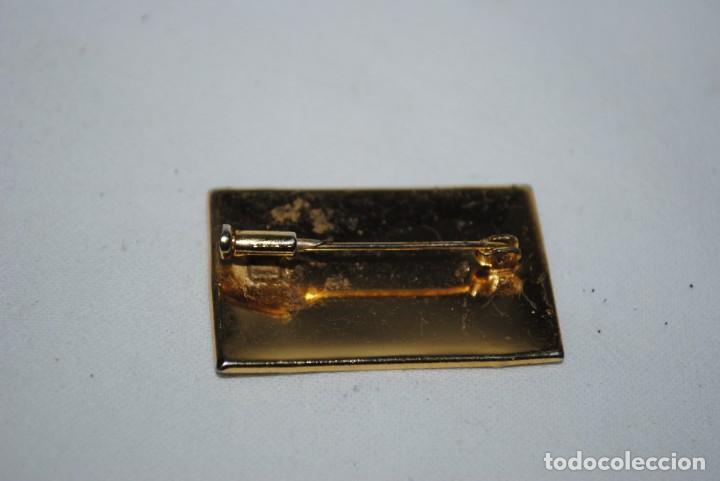 Joyeria: BONITO BROCHE CON PAJADO DORADO . - Foto 3