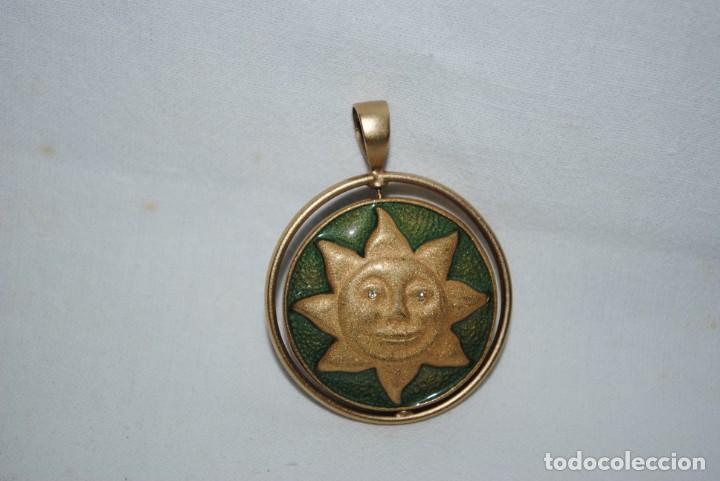 Joyeria: MODERNO COLGANTE DE DOS CARAS . - Foto 3