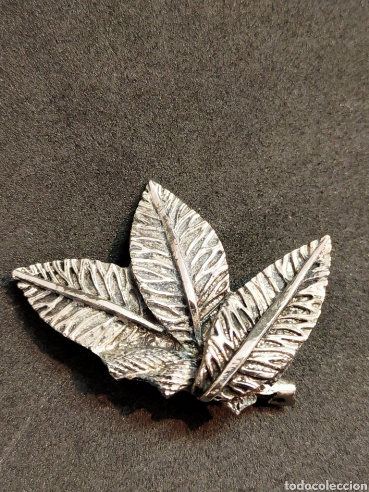 Joyeria: BROCHE DE METAL CON FORMA DE HOJAS. - Foto 2