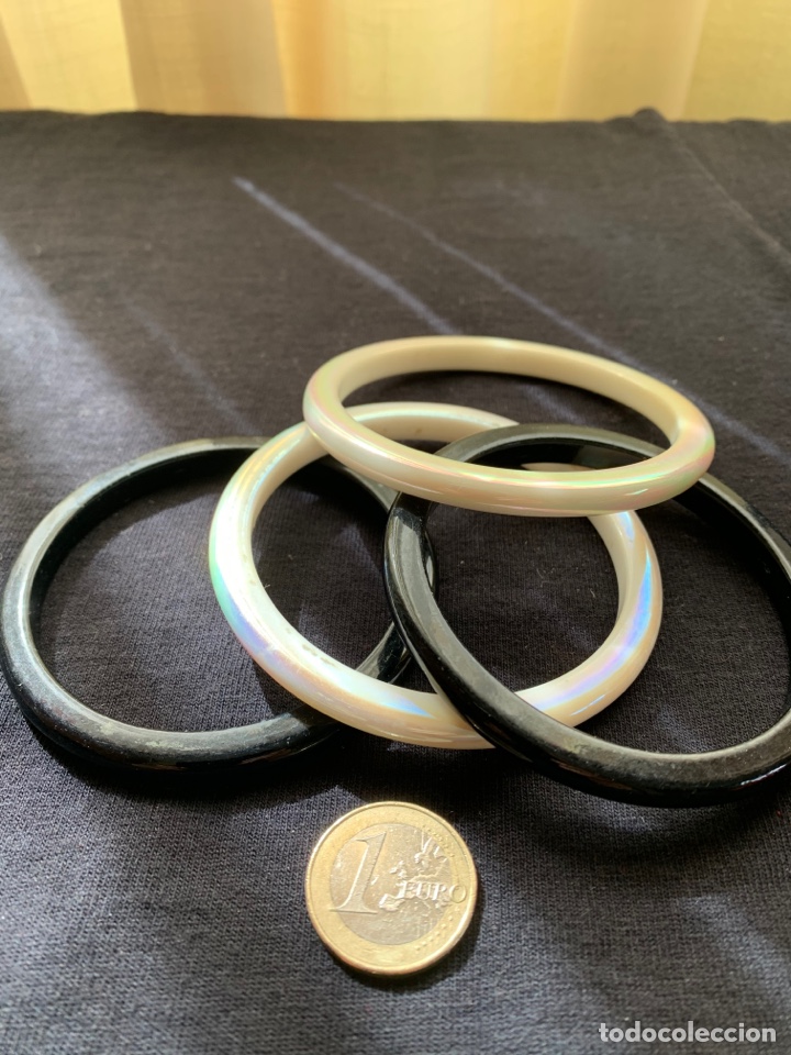 Joyeria: Pulseras 2 blancas nacaradas y 2 negras - Foto 1