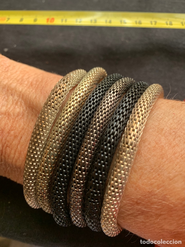 Joyeria: Pulseras negras y plateadas - Foto 1
