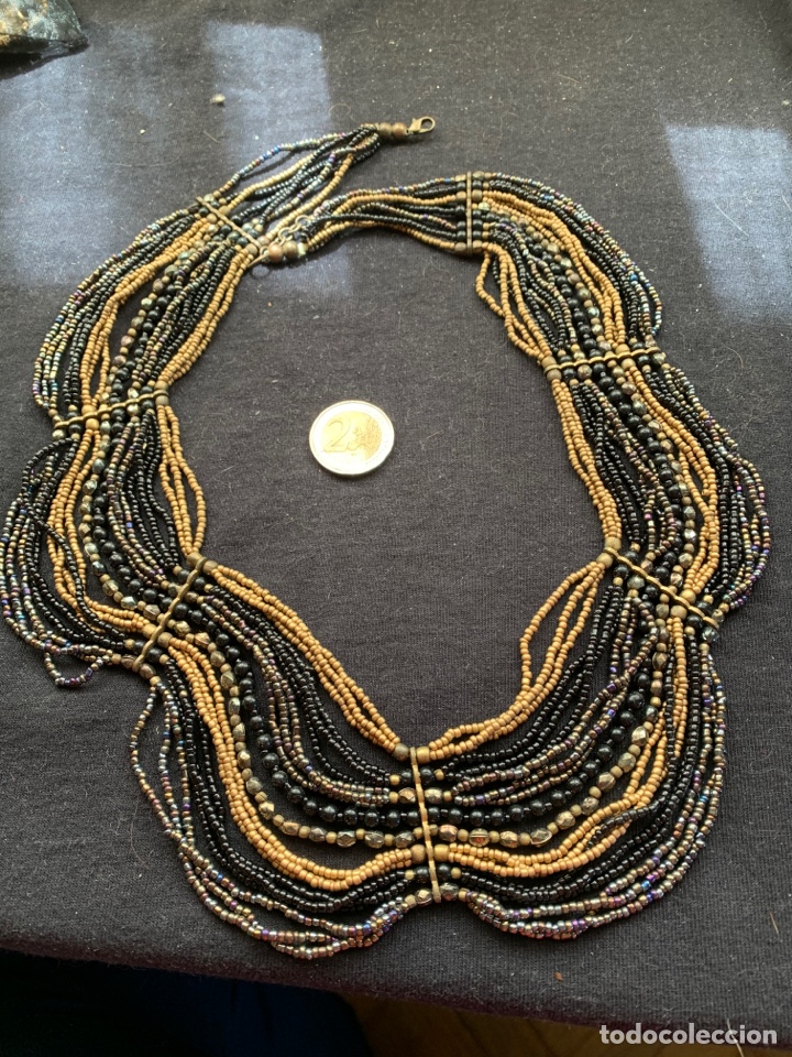 Joyeria: Collar de cuentas doradas y negras - Foto 1