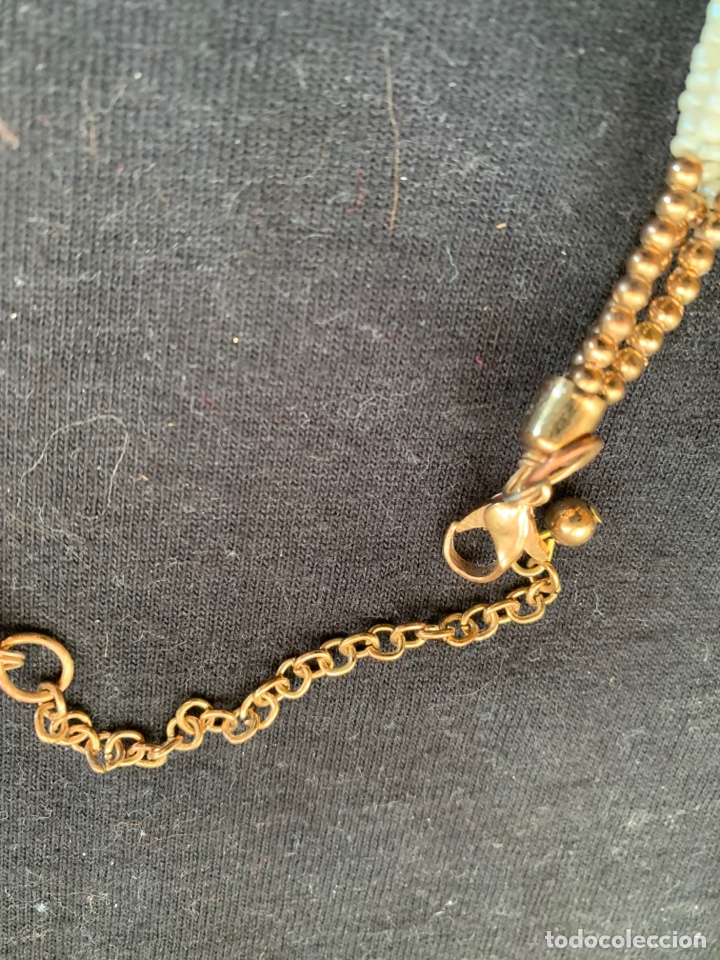 Joyeria: Gargantilla dorada blanca y beige - Foto 3