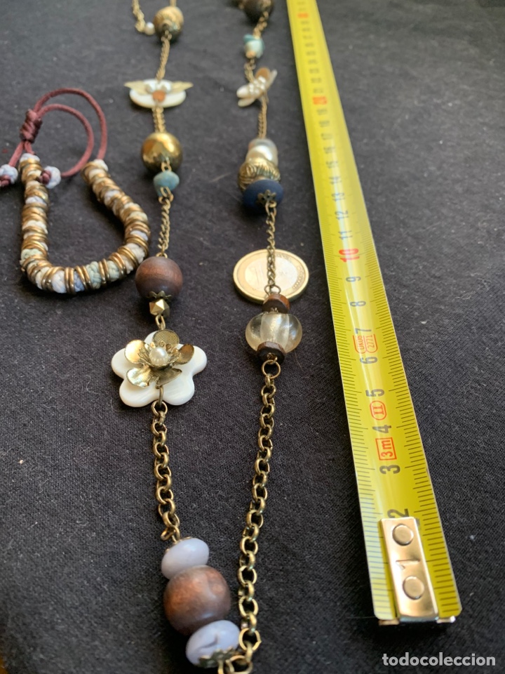 Joyeria: Collar y pulsera dorada y distintos tonos de marron - Foto 1