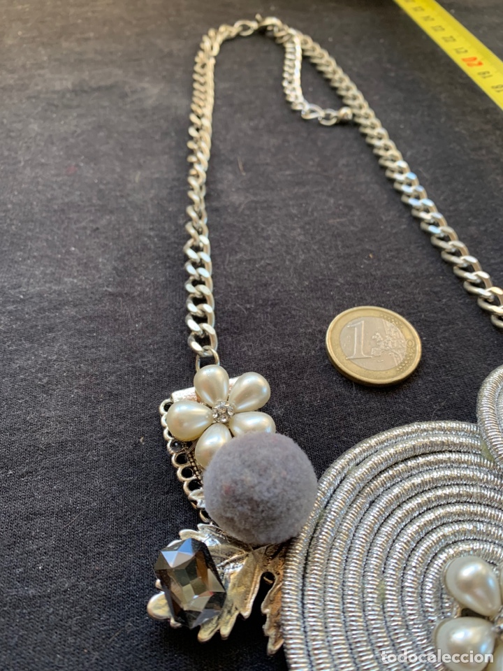 Joyeria: Gargantilla en plata mate con discos, flores y perlas - Foto 3