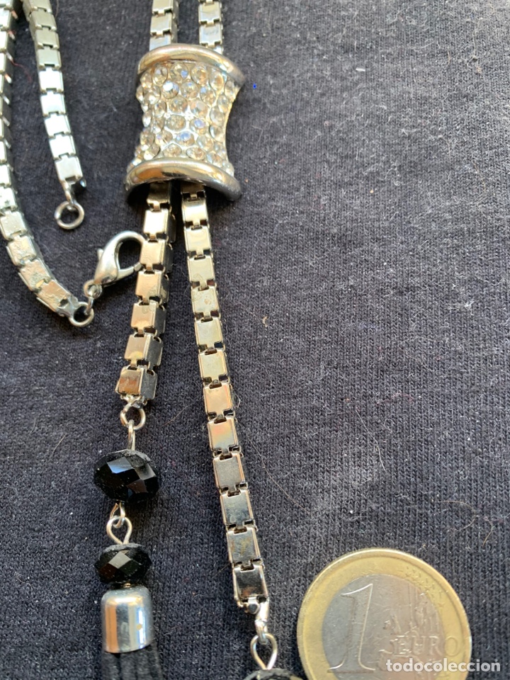 Joyeria: Collar largo plateado con strass y borlas negras - Foto 3