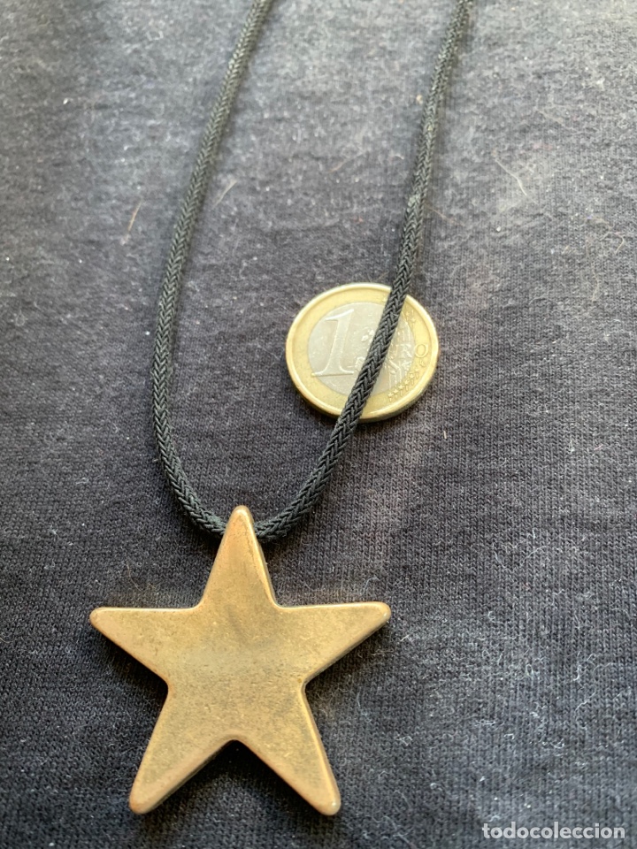 Joyeria: Colgante estrella dorada mate en cord&oacute;n negro - Foto 2