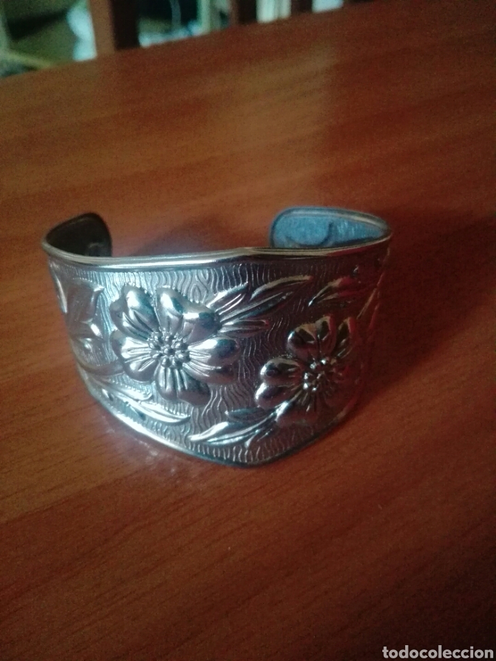 Joyeria: Pulsera esclava met&aacute;lica labrada