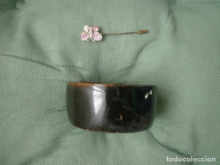 Joyeria: Lote de brazalete y alfiler - Foto 1