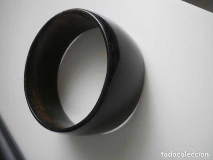Joyeria: Lote de brazalete y alfiler - Foto 2