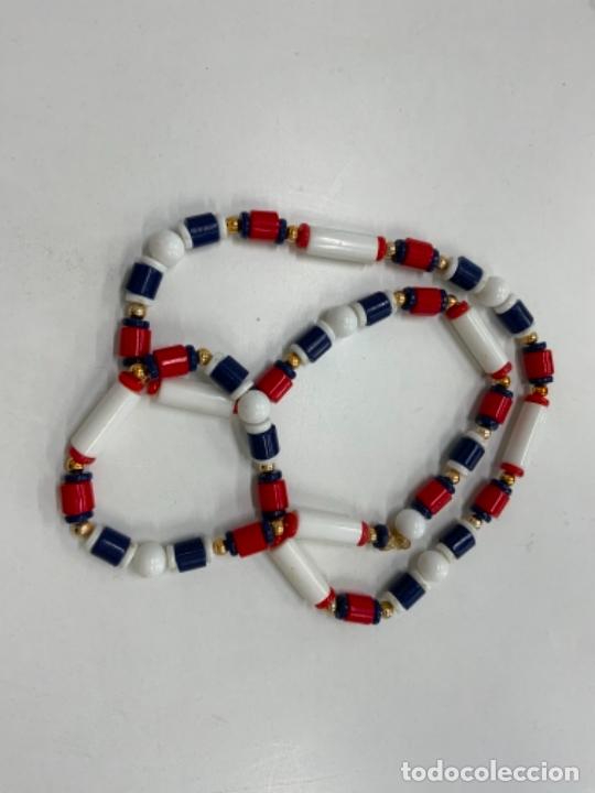 Joyeria: Bonito COLLAR de trozos de plastico. - Foto 1