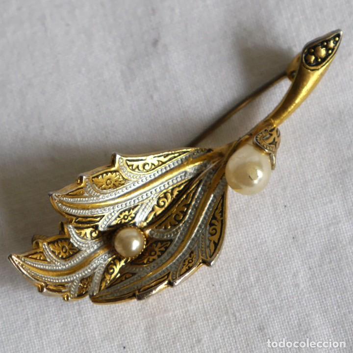 Gioielleria: Broche metal dorado estilo damasquinado