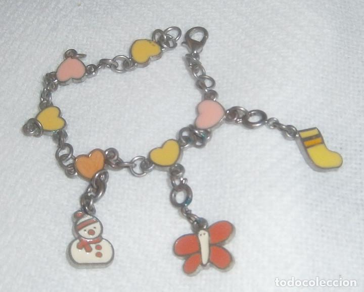 Joyeria: pulsera metal infantil con corazones y tres colgantes