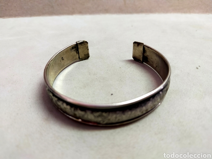Joyeria: PULSERA RIGIDA DE METAL PLATEADO - Foto 3