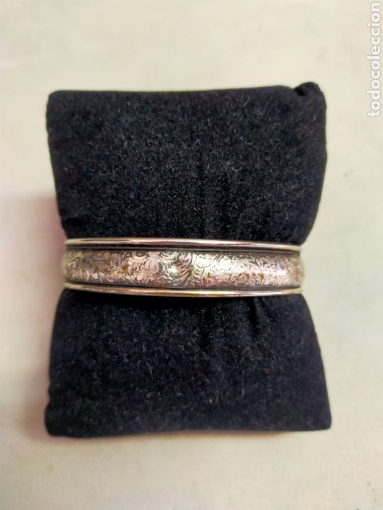 Joyeria: PULSERA RIGIDA DE METAL PLATEADO - Foto 1