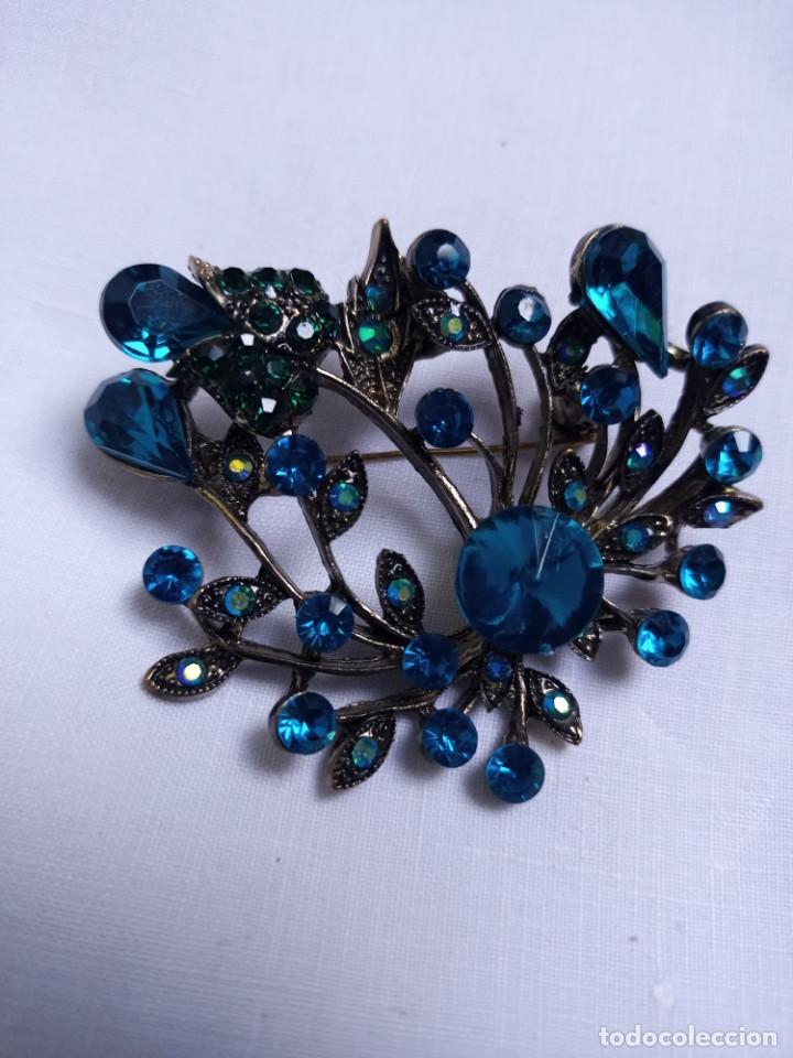 Joyeria: Broche de metal con adornos azules - Foto 1