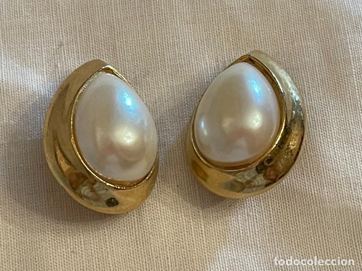 Joyeria: Pendientes en forma de gota con imitaci&oacute;n de perla y dorado - Foto 1