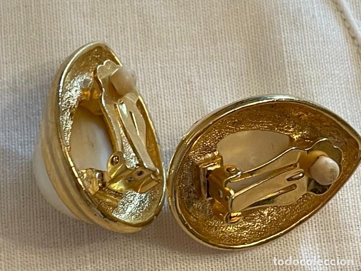 Joyeria: Pendientes en forma de gota con imitaci&oacute;n de perla y dorado - Foto 4