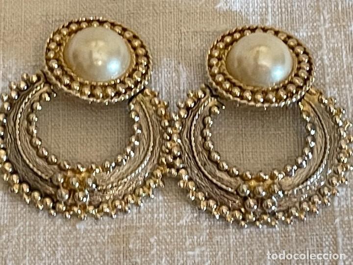 Joyeria: Grandes pendientes en blanco y dorado - Foto 1