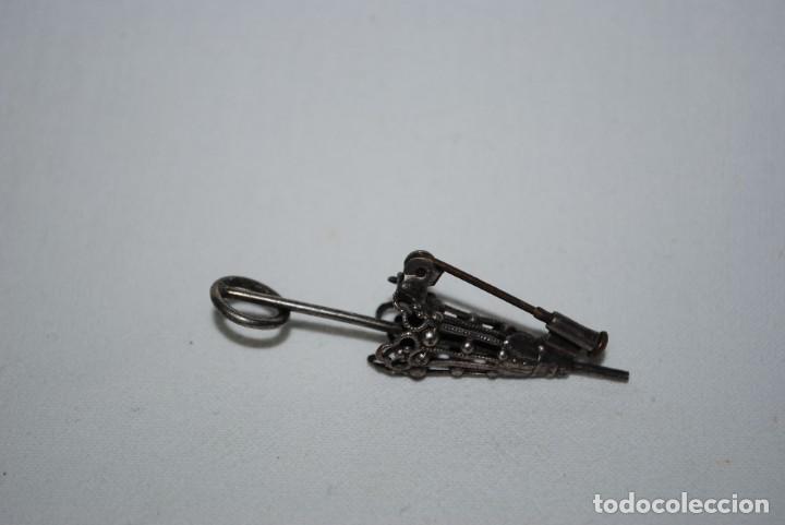 Joyeria: BROCHE EN FORMA DE PARAGUAS CERRADO . - Foto 3