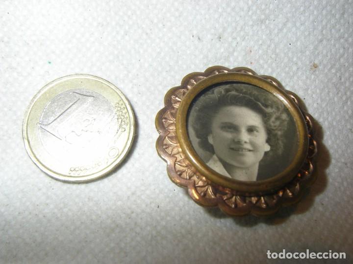 Joalharia: Viejo broche portarretratos, de los 40. metal dorado, 3,5 cm.