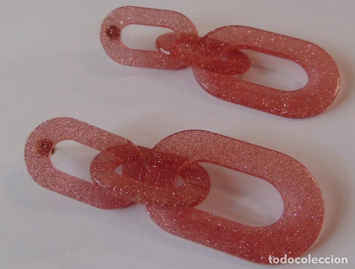 Joyeria: PENDIENTES LARGOS DE BIJOUTER&Iacute;A - PL&Aacute;STICO ROSA TRANSL&Uacute;CIDO CON BRILLO - Foto 4