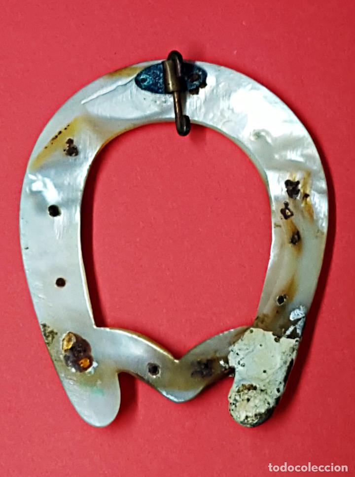 Joyeria: ANTIGUA HERRADURA DE NACAR. - Foto 2